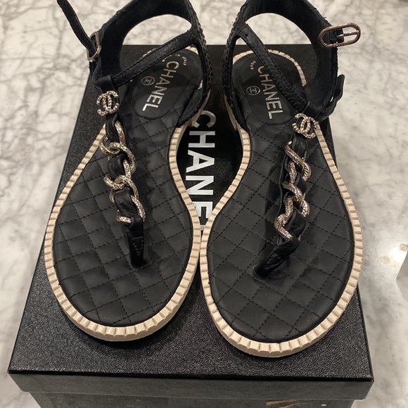 Chanel Black Thongs with Silver chain details - Picture 3 of 4